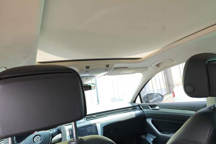 Used Volkswagen Variant 2017 380TSI Four-Wheel Drive Longitudinal Version Headliner