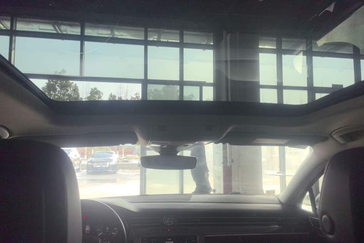 Used Volkswagen Variant 2017 380TSI Four-Wheel Drive Longitudinal Version Headliner