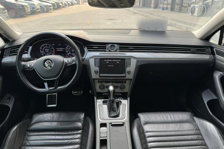 Used Volkswagen Variant 2017 380TSI Four-Wheel Drive Longitudinal Version Interior 1