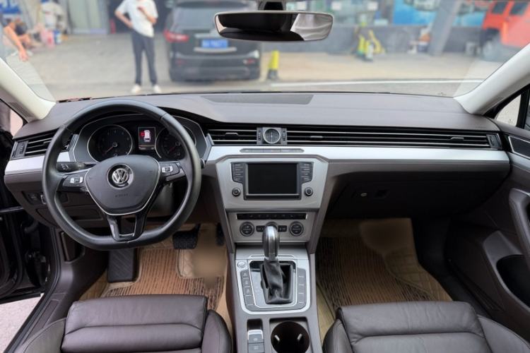 Used Volkswagen Variant 2017 380TSI Two-Wheel Drive Comfort Edition Interior 1