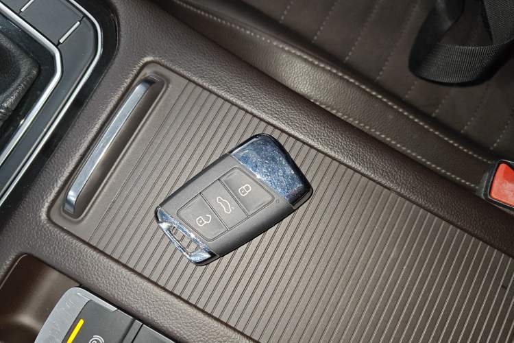 Used Volkswagen Variant 2017 380TSI Two-Wheel Drive Comfort Edition Interior 1