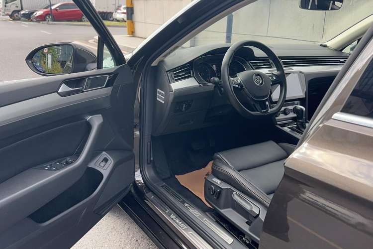 Used Volkswagen Variant 2017 280TSI Two-Wheel-Drive Comfort Edition Interior 2