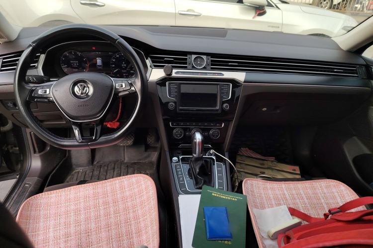 Used Volkswagen Variant 2017 380TSI Two-Wheel Drive Comfort Edition Interior 2