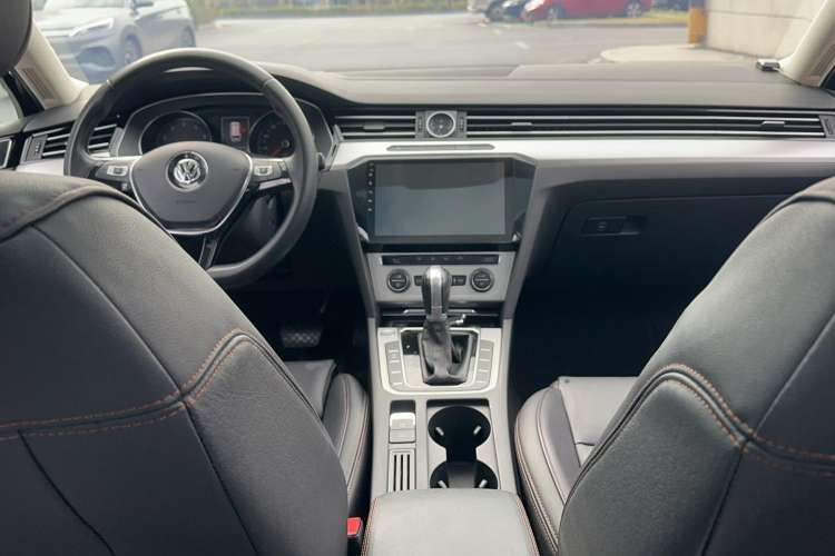 Used Volkswagen Variant 2017 280TSI Two-Wheel-Drive Comfort Edition Interior 3