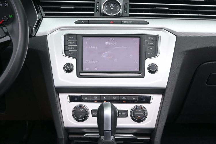 Used Volkswagen Variant 2017 380TSI Two-Wheel Drive Comfort Edition Interior 3