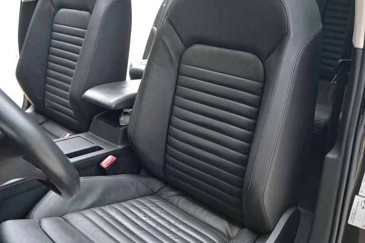 Used Volkswagen Variant 2017 380TSI Two-Wheel Drive Comfort Edition Interior 9