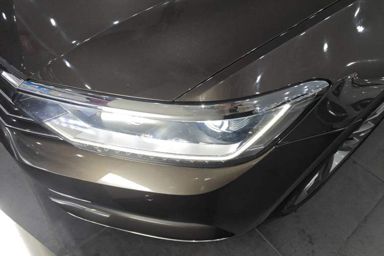 Used Volkswagen Variant 2017 380TSI Two-Wheel Drive Comfort Edition Left Front Headlight
