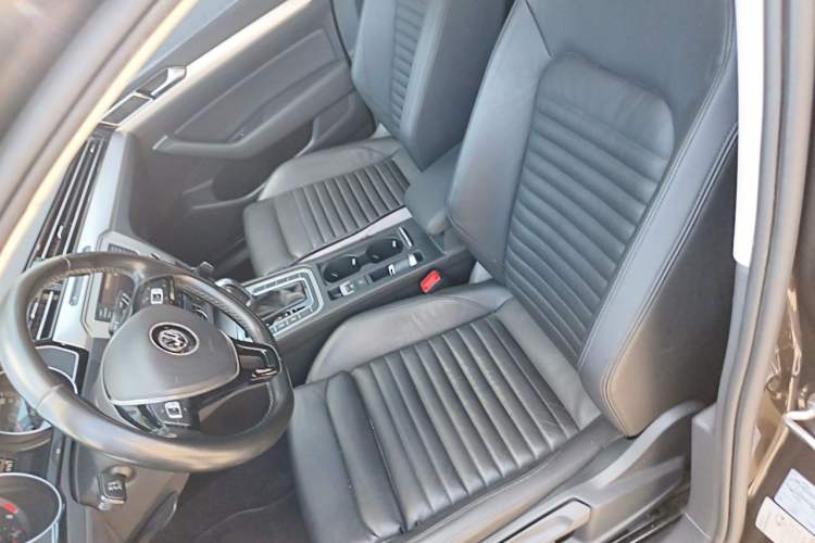 Used Volkswagen Variant 2017 380TSI Two-Wheel Drive Comfort Edition Left Front Seat
