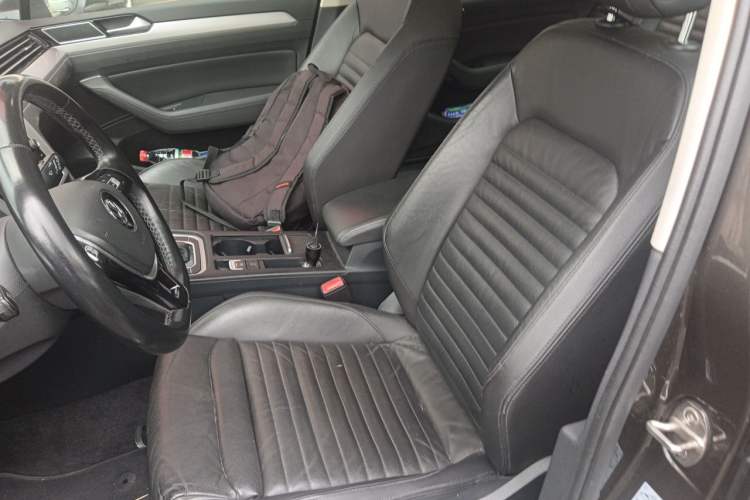 Used Volkswagen Variant 2017 380TSI Two-Wheel Drive Comfort Edition Left Front Seat