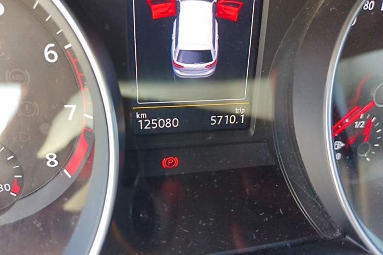 Used Volkswagen Variant 2017 380TSI Two-Wheel Drive Comfort Edition Odometer Close Up