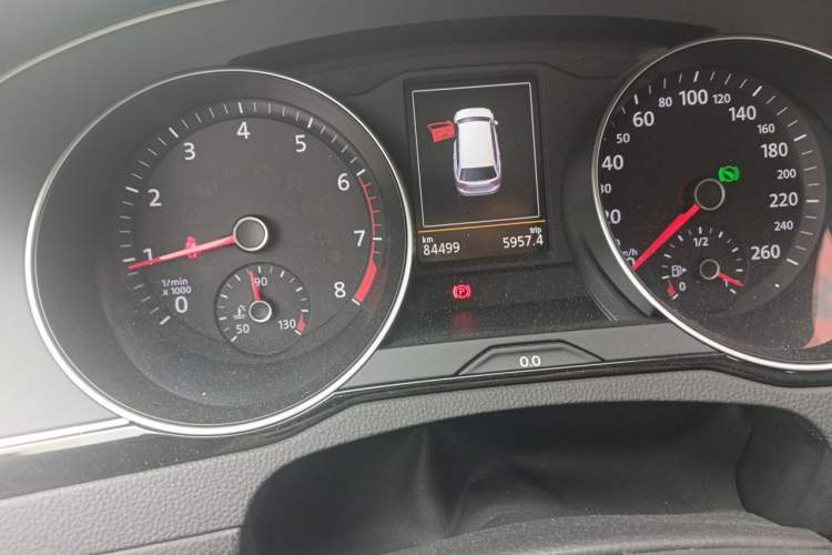 Used Volkswagen Variant 2017 380TSI Two-Wheel Drive Comfort Edition Odometer Close Up