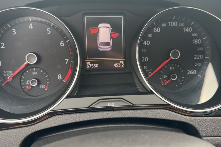Used Volkswagen Variant 2017 280TSI Two-Wheel-Drive Comfort Edition Odometer Close Up