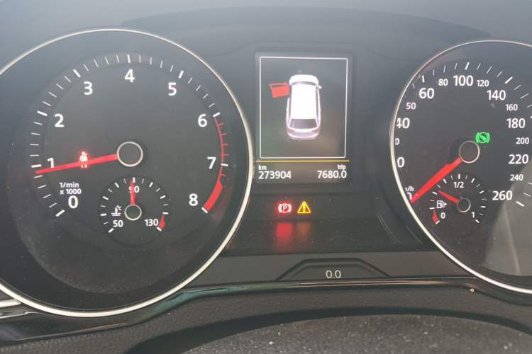 Used Volkswagen Variant 2017 380TSI Two-Wheel Drive Comfort Edition Odometer Close Up