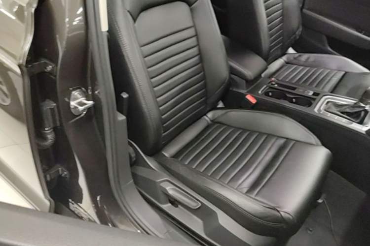 Used Volkswagen Variant 2017 280TSI Two-Wheel-Drive Comfort Edition Right Front Seat