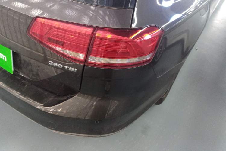Used Volkswagen Variant 2017 380TSI Two-Wheel Drive Comfort Edition Right Rear Taillight