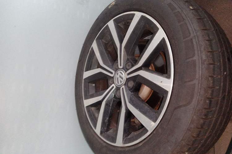 Used Volkswagen Variant 2017 380TSI Two-Wheel Drive Comfort Edition Right Rear Wheel Hub