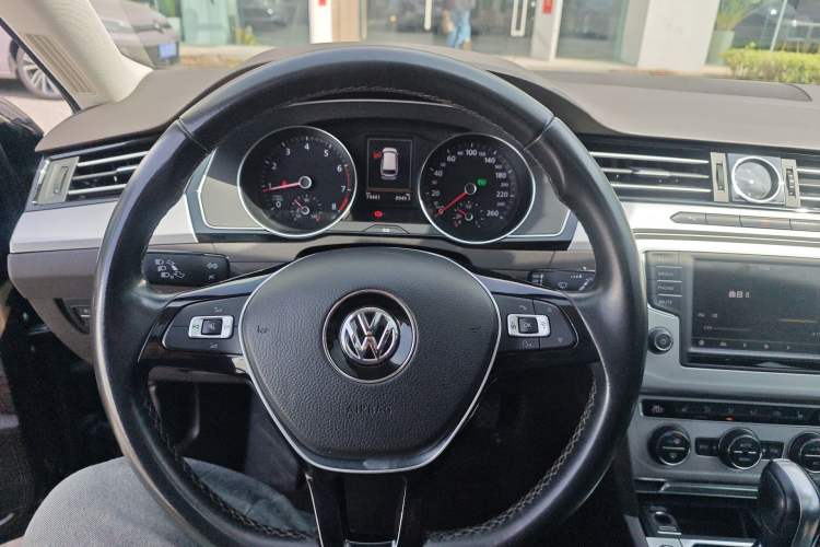Used Volkswagen Variant 2017 380TSI Two-Wheel Drive Comfort Edition Steering Wheel