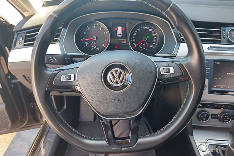 Used Volkswagen Variant 2017 380TSI Two-Wheel Drive Comfort Edition Steering Wheel