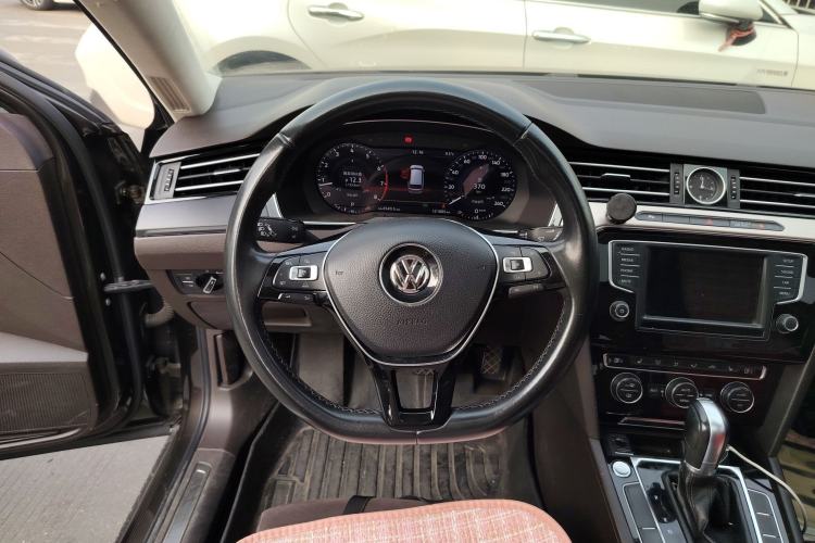 Used Volkswagen Variant 2017 380TSI Two-Wheel Drive Comfort Edition Steering Wheel
