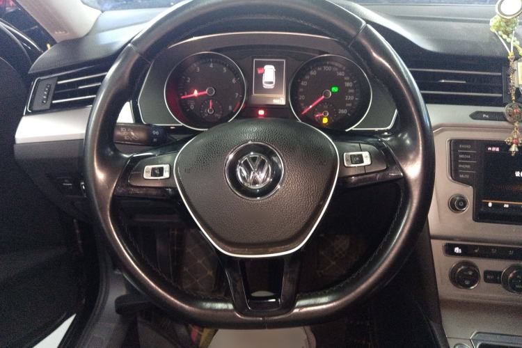 Used Volkswagen Variant 2017 380TSI Two-Wheel Drive Comfort Edition Steering Wheel