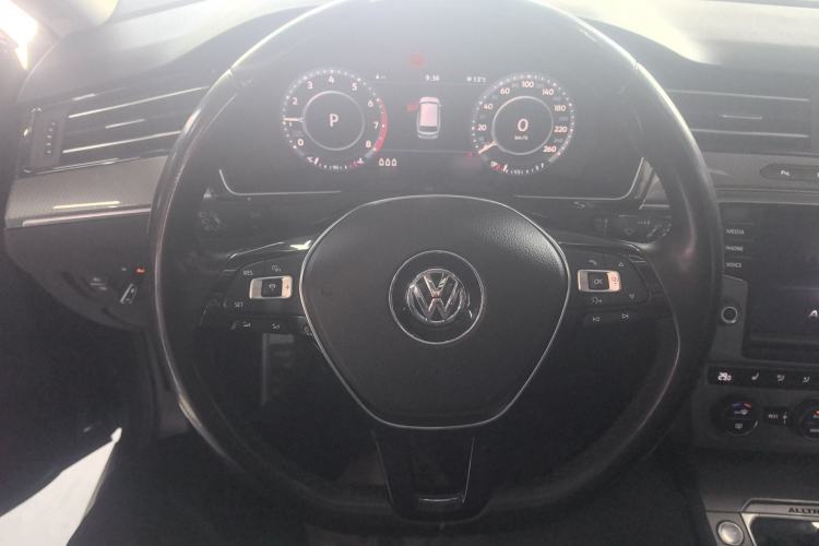 Used Volkswagen Variant 2017 380TSI Four-Wheel Drive Longitudinal Version Steering Wheel