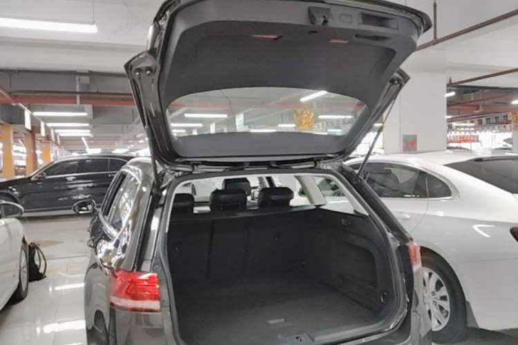 Used Volkswagen Variant 2017 280TSI Two-Wheel-Drive Comfort Edition Trunk