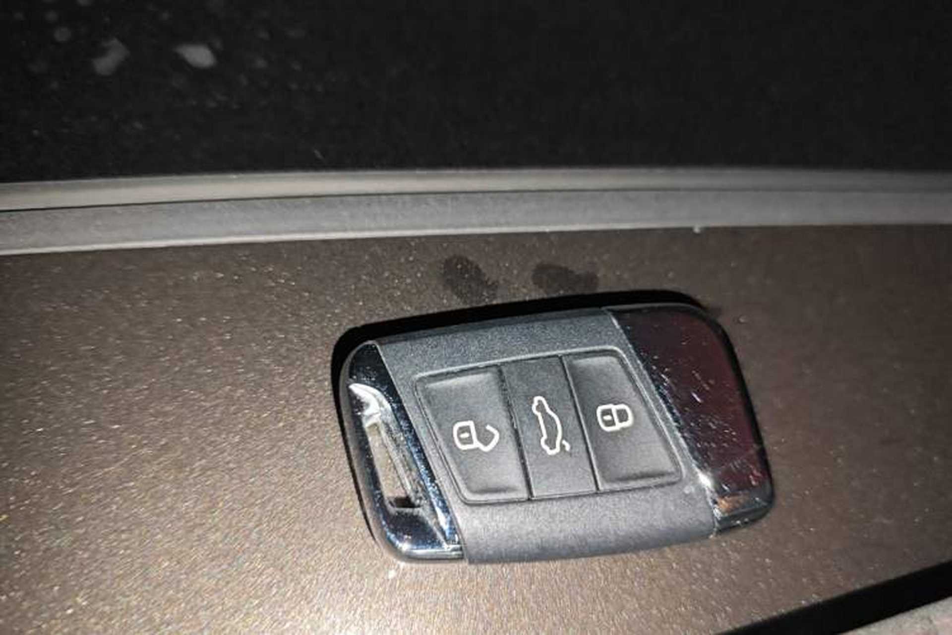 Used Volkswagen Variant 2017 380TSI Two-Wheel Drive Comfort Edition Vehicle Key