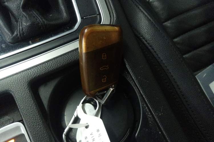 Used Volkswagen Variant 2017 380TSI Two-Wheel Drive Comfort Edition Vehicle Key
