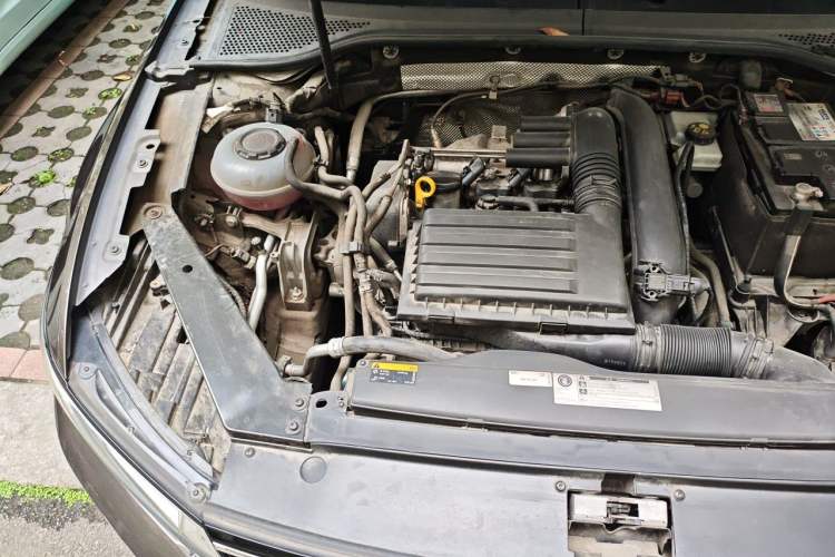Used Volkswagen Variant 2017 280TSI Two-Wheel-Drive Comfort Edition Engine Bay Right