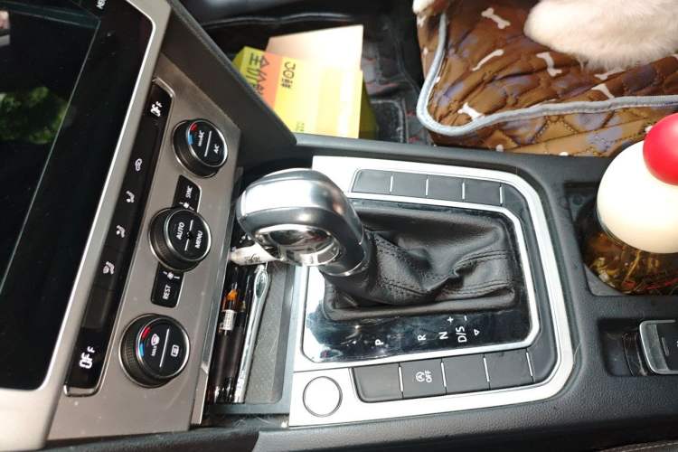 Used Volkswagen Variant 2017 280TSI Two-Wheel-Drive Comfort Edition Gear Lever
