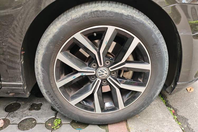 Used Volkswagen Variant 2017 280TSI Two-Wheel-Drive Comfort Edition Right Front Wheel Hub