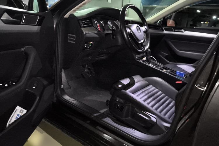 Used Volkswagen Variant 2017 380TSI Two-Wheel Drive Comfort Edition Driver Seat
