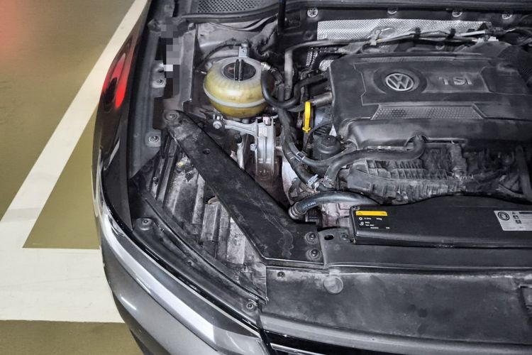 Used Volkswagen Variant 2017 380TSI Two-Wheel Drive Comfort Edition Engine Bay Right