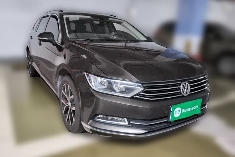 Used Volkswagen Variant 2017 380TSI Two-Wheel Drive Comfort Edition Front Right 45 Deg