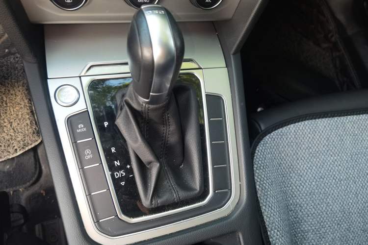 Used Volkswagen Variant 2017 380TSI Two-Wheel Drive Comfort Edition Gear Lever