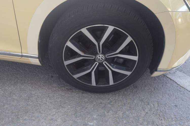 Used Volkswagen Variant 2017 380TSI Two-Wheel Drive Comfort Edition Right Front Wheel Hub