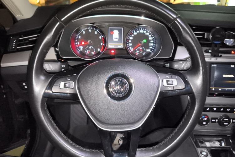 Used Volkswagen Variant 2017 380TSI Two-Wheel Drive Comfort Edition Steering Wheel