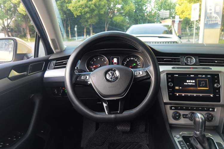 Used Volkswagen Variant 2017 380TSI Two-Wheel Drive Comfort Edition Steering Wheel