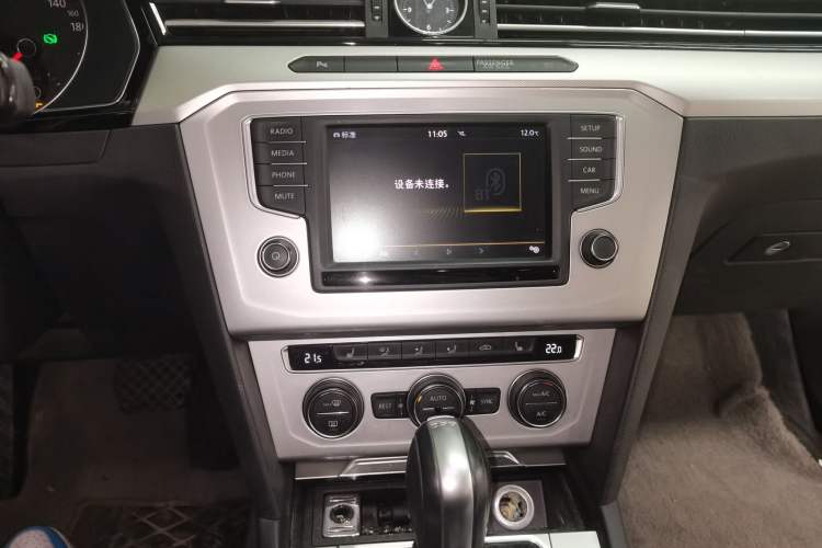 Used Volkswagen Variant 2017 380TSI Two-Wheel Drive Comfort Edition Audio And AC Panel