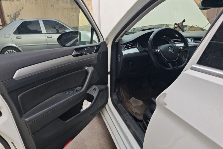 Used Volkswagen Variant 2017 380TSI Two-Wheel Drive Comfort Edition Driver Seat
