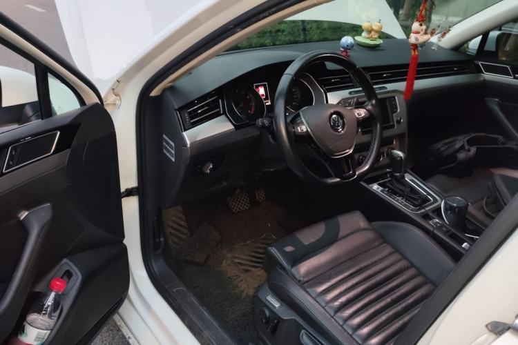 Used Volkswagen Variant 2017 380TSI Two-Wheel Drive Comfort Edition Driver Seat