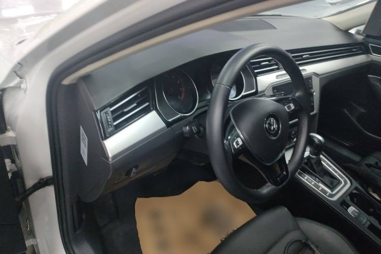 Used Volkswagen Variant 2017 380TSI Two-Wheel Drive Comfort Edition Driver Seat
