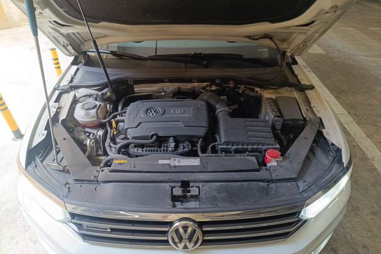 Used Volkswagen Variant 2017 380TSI Four-Wheel Drive Longitudinal Version Engine Bay