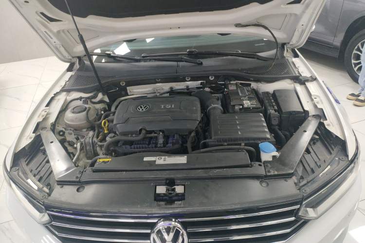Used Volkswagen Variant 2017 380TSI Two-Wheel Drive Comfort Edition Engine Bay