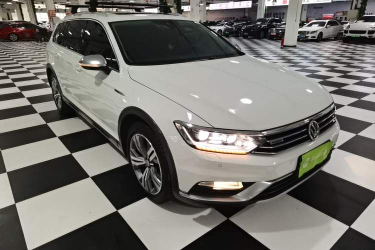 Used Volkswagen Variant 2017 380TSI Four-Wheel Drive Longitudinal Version Exterior 1