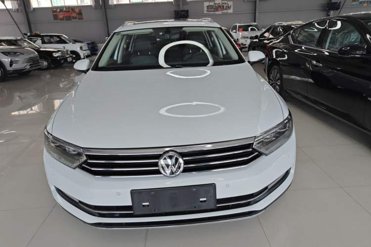 Used Volkswagen Variant 2017 380TSI Two-Wheel Drive Comfort Edition Exterior 1