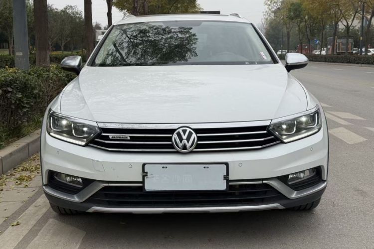 Used Volkswagen Variant 2017 380TSI Four-Wheel Drive Trail Edition Exterior 1