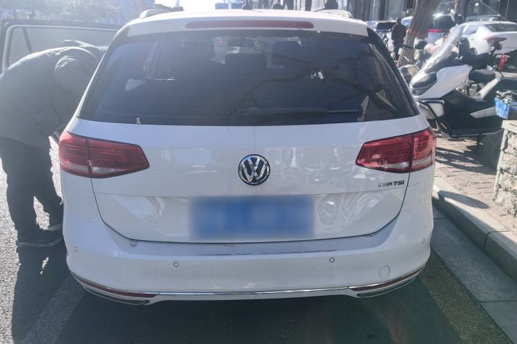 Used Volkswagen Variant 2017 380TSI Two-Wheel Drive Comfort Edition Exterior 2