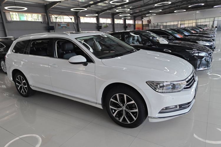 Used Volkswagen Variant 2017 380TSI Two-Wheel Drive Comfort Edition Exterior 2
