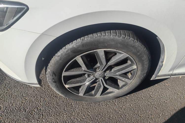 Used Volkswagen Variant 2017 380TSI Two-Wheel Drive Comfort Edition Exterior 3